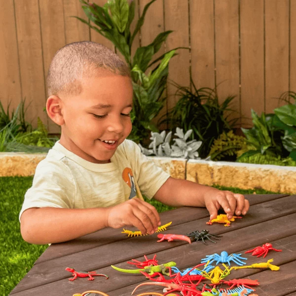 Kidkraft® Achthoekige Tafelset Met Krukjes En Parasol 5 Kidkraft® Achthoekige Tafelset Met Krukjes En Parasol - Afbeelding 5